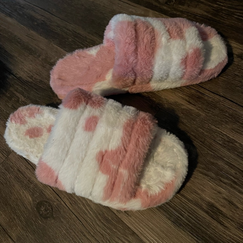 Cow Print Fluffy Slippers Size EUR40-41